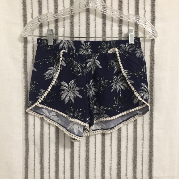 Palm Tree Print Shorts - Picture 1 of 8